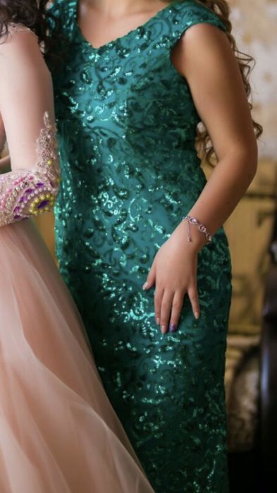 Вечерние платья одевала 1 раз