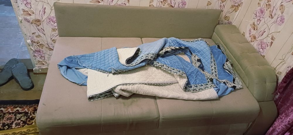 Диван угловой продам