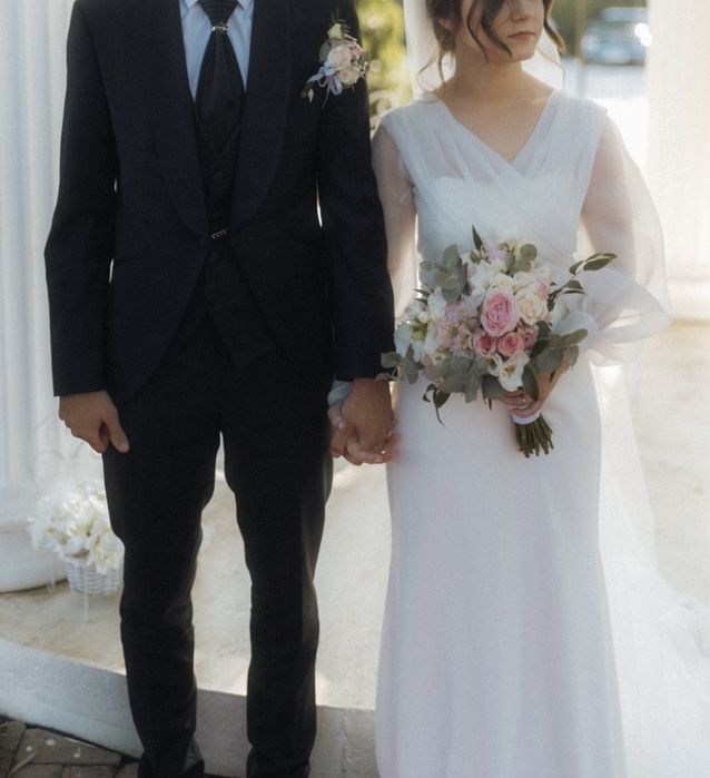 Rochie de mireasa superba,facuta la comanda ,se vinde impreuna cu voal