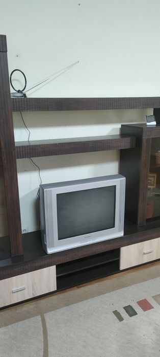 Продам стенку под ТВ.