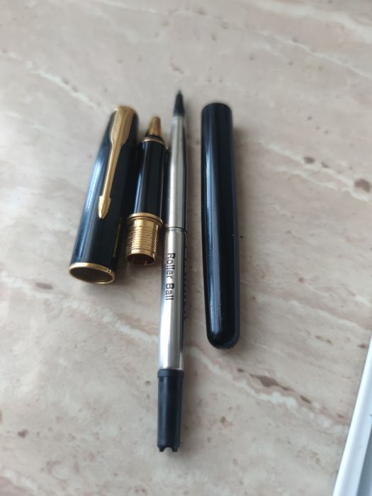 Parker Frontier Rollerball Black GT