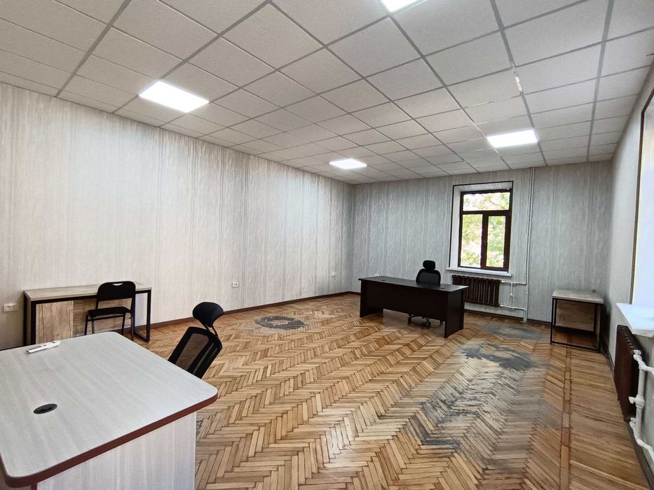 Аренда офиса ЦЕНТР Шота Руставели парк Бобура  28, и 68 кв.м.