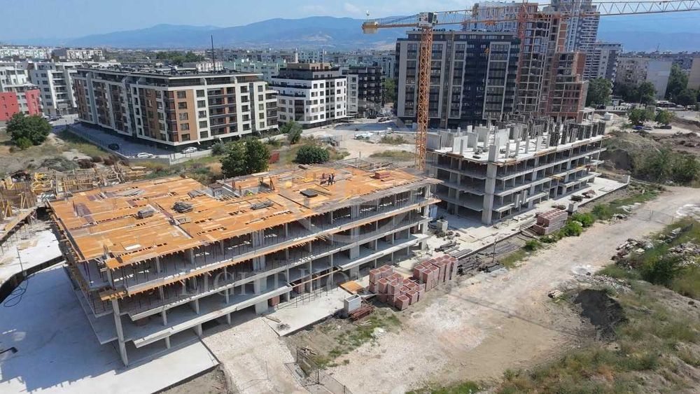 Продава се Тристаен апартамент в Пловдив, Христо Смирненски - 130 кв.м за 1469 €/кв.м - Снимка #1