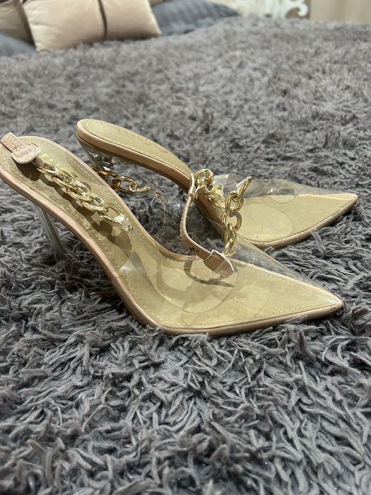 Невероятни стоят много нежно