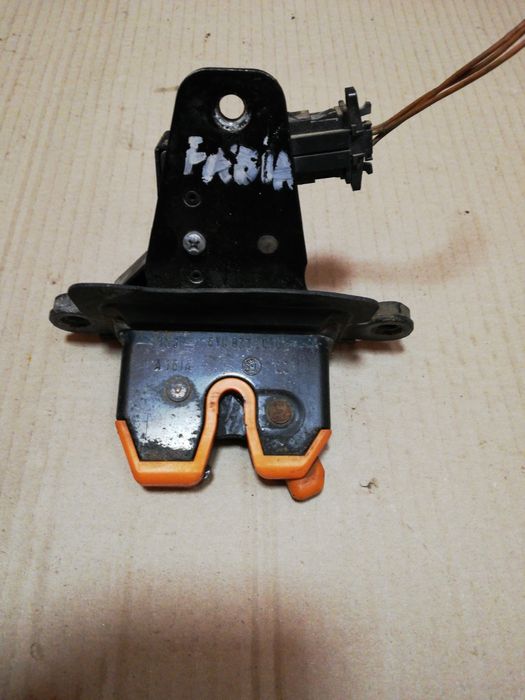 Broasca yala încuietoare portbagaj haion skoda fabia 1 6Y0827501D