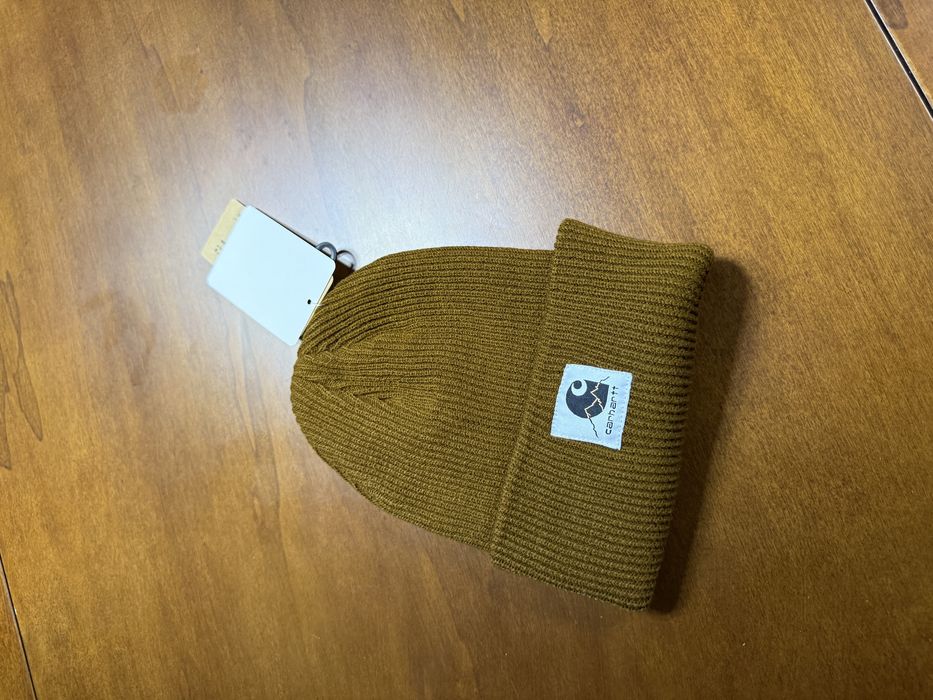 Caciula Fes Carhartt noua/new