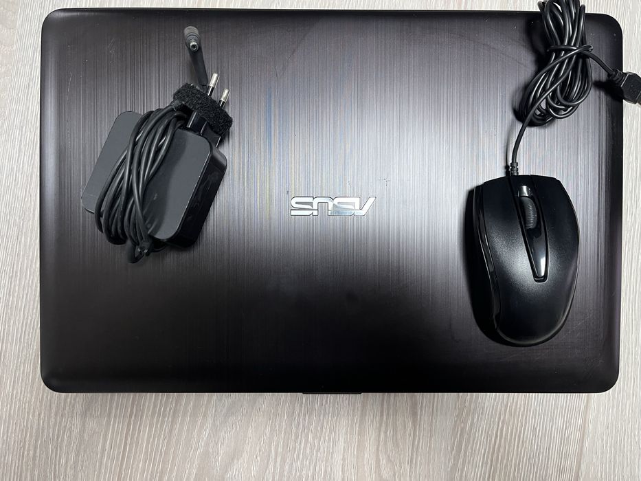 Продается ноутбук в рабочем состояние