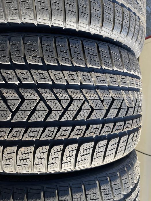 4 anvelope de iarna noi285/35/20 Pirelli