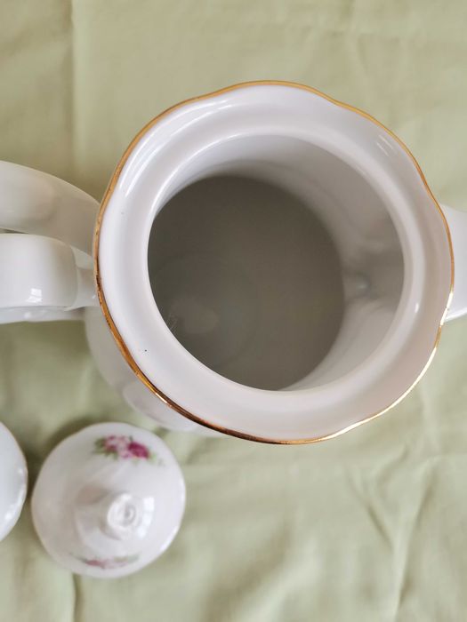 Порцеланови кани