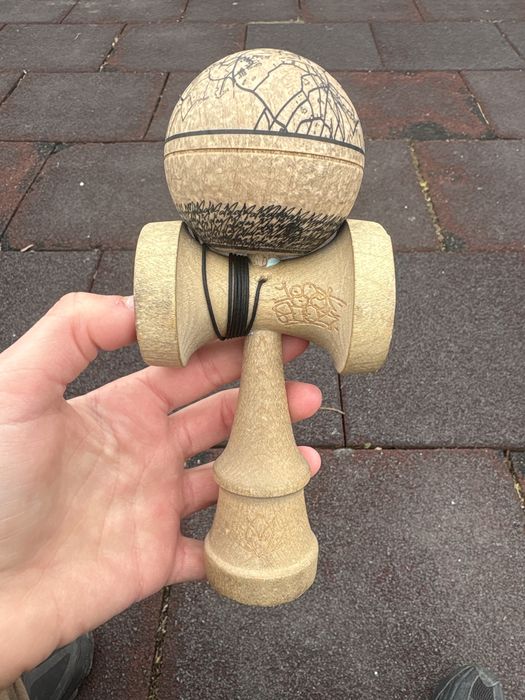 Kendama lotus cu grip excepțional