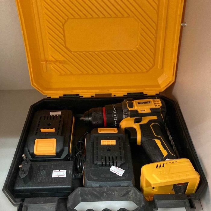 000А21 / Шуруповерт DEWALT / sk150682