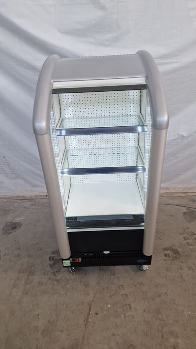 Крайстенна хладилна витрина Carrier