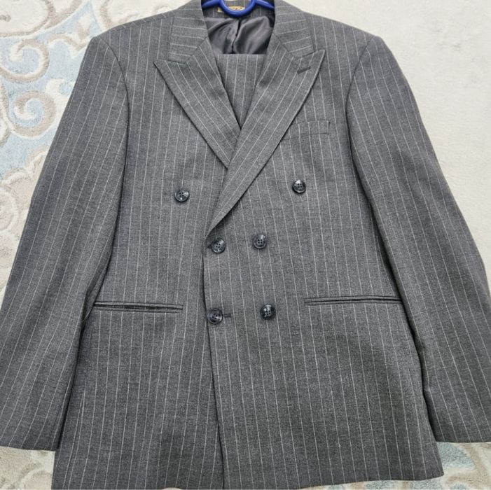 Костюм мужской классический,Оделся один раз,размер 46