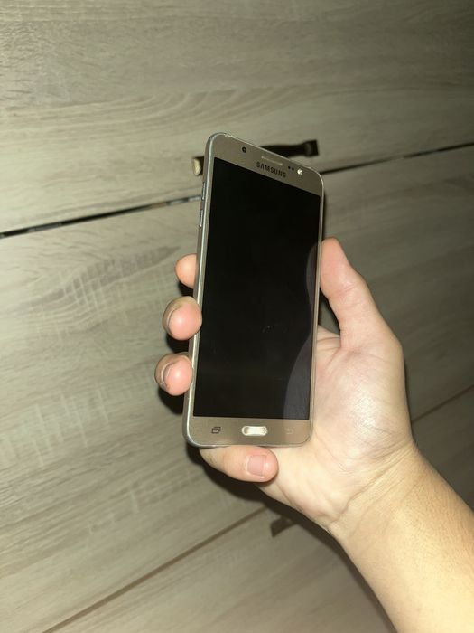 samsung j7 (2016)