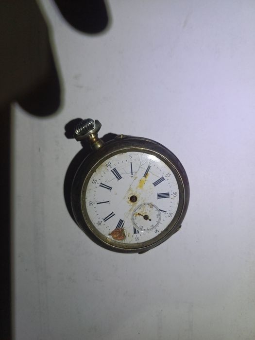 Продам монеты и часы