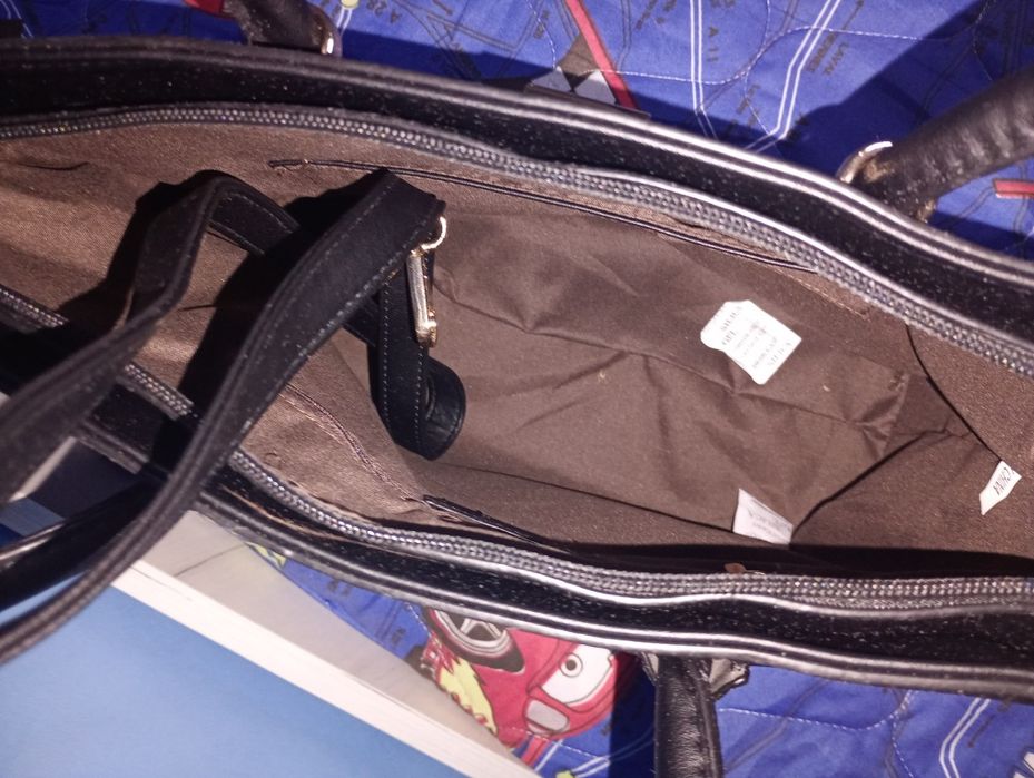 Дамска чанта чисто нова