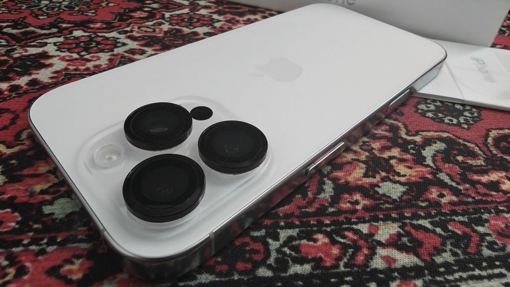 iPhone 16 Pro, White Titanium, 256 GB, 97% FULL BOX + EXTRA