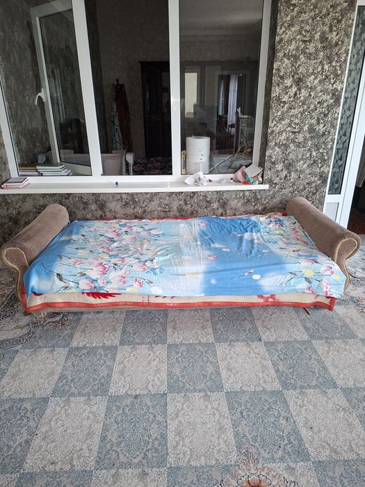 Мягкая мебель один диван и два кресла