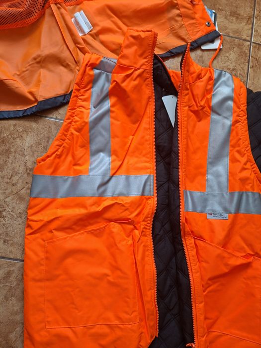 Geaca reflectorizanta 3. În 1