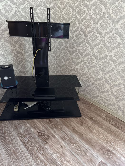 Продам полку под телевизор