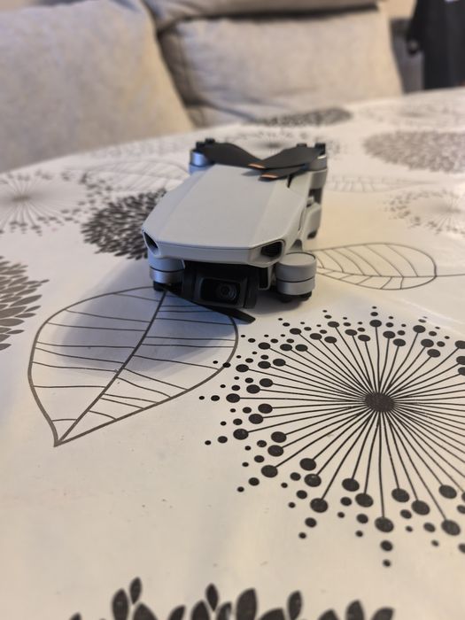 DJI Mini 2 se дрон