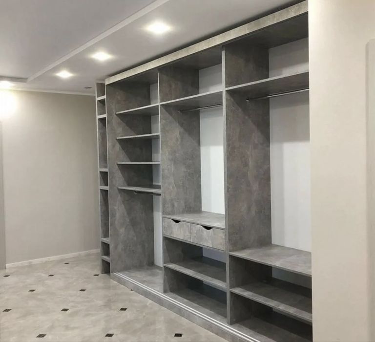 Шкаф купе с зеркалом