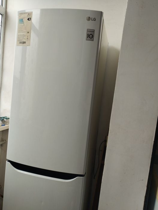 Продается Холодильник LG