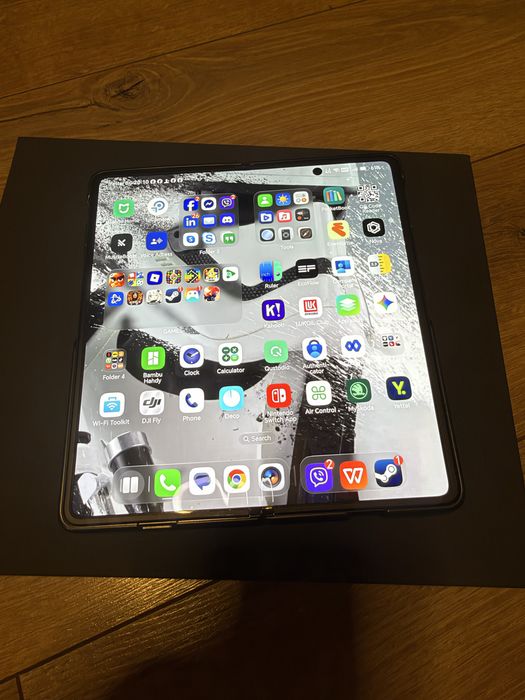 Продавам Honor Magic V3 12/512 GB Black
