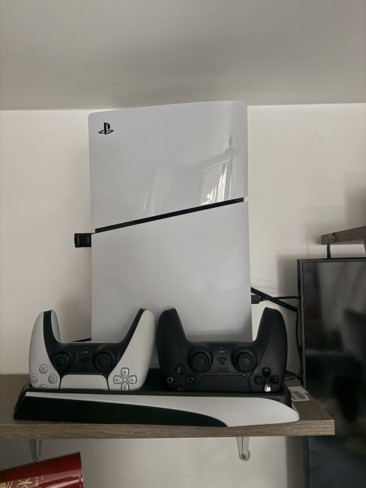 Vand Play Station 5-Impecabil+FIFA 26