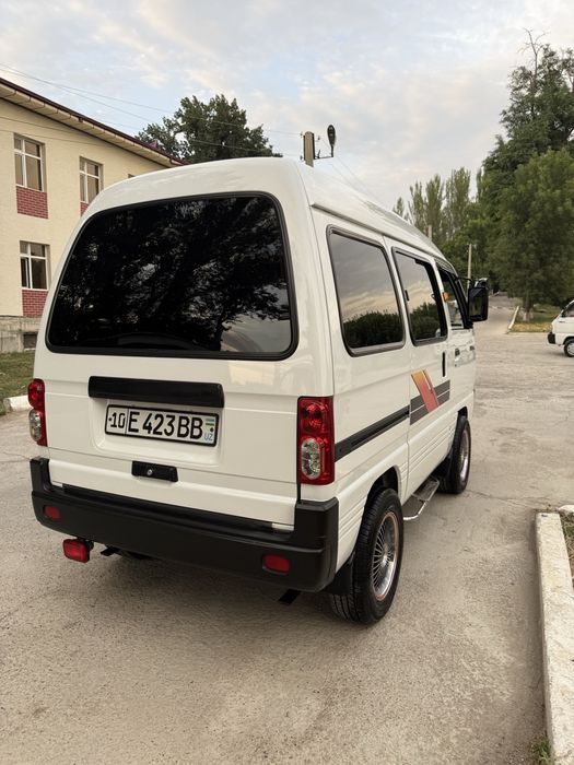 Damas sotiladi bir qoʻl xaydalgan