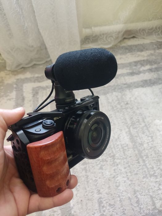 Sony A6300 в хорошем состоянии