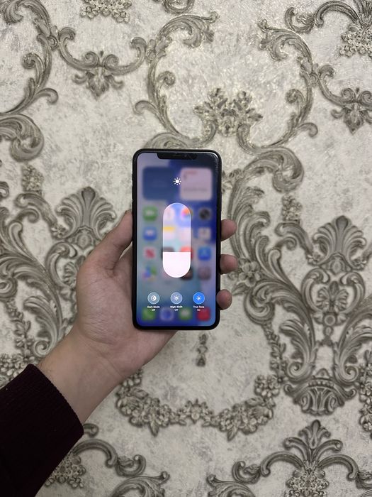 Iphone 11 pro max kar dak 85% radnoy