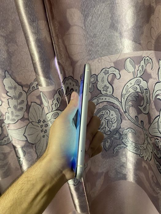 Продам IPhone 11 128gb