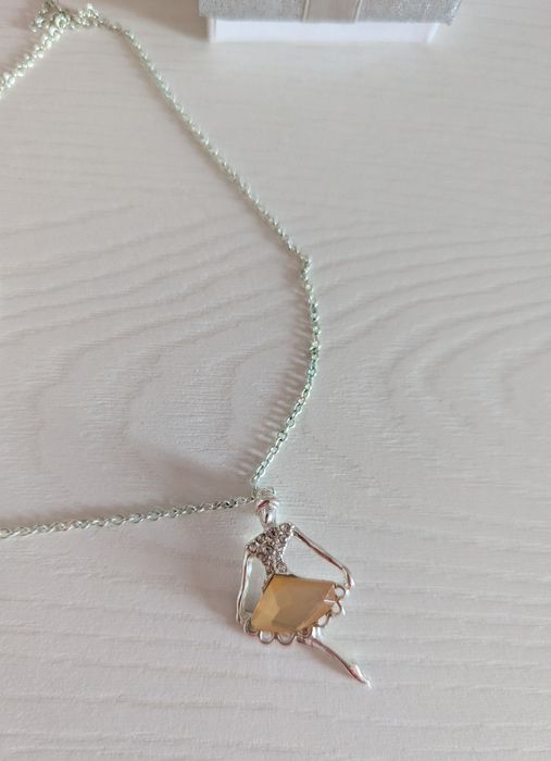 Колие балерина + обеци AVON