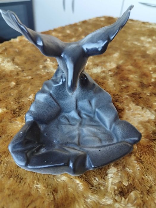 Български порцеланов пепелник