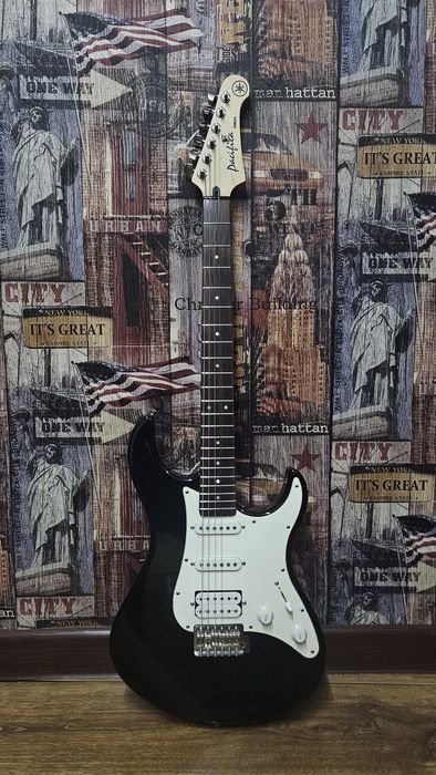Yamaha Pacifica 112