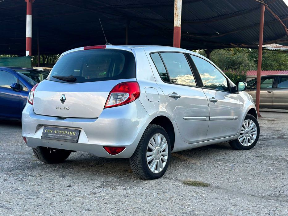 Renault Clio III 2009 • 1.2 Dynamique • Navigație • Climă • Rate Fixe