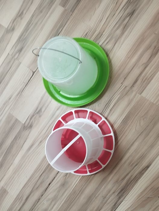 Кормушка и поилка для цыплят