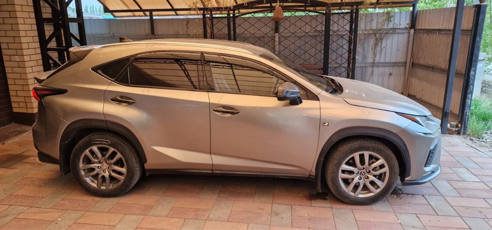 Продам Lexus NX300