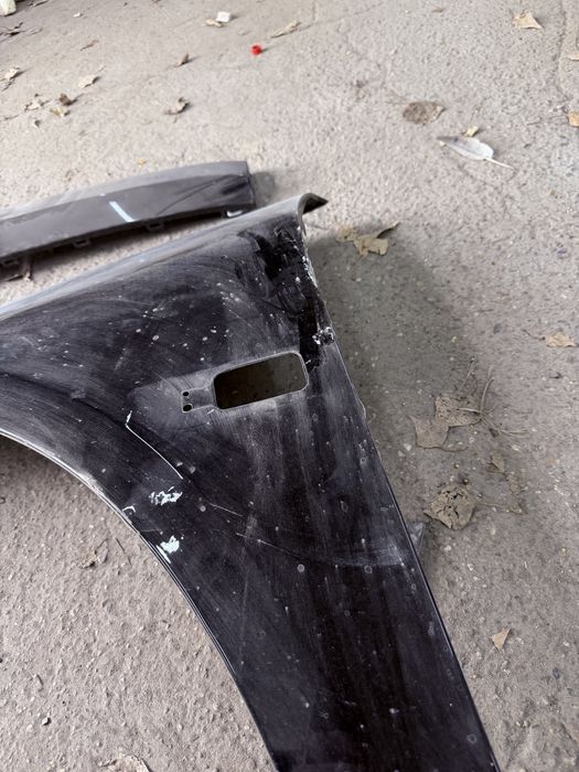 Продам крылья на zeekr 001