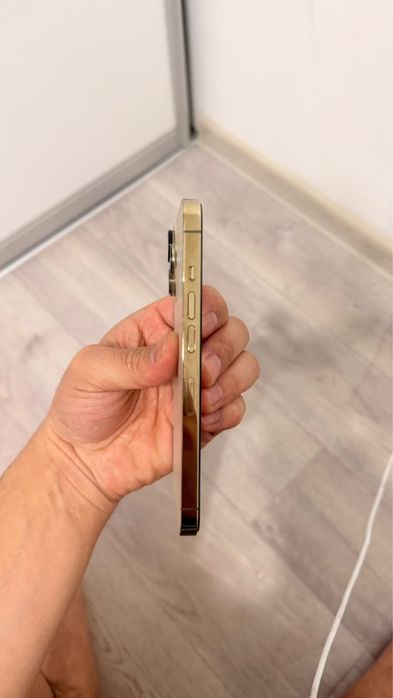 Айфон 13 про телефон в хорошем состояние