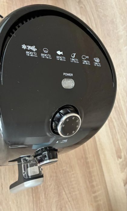 Friteuza cu aer cald