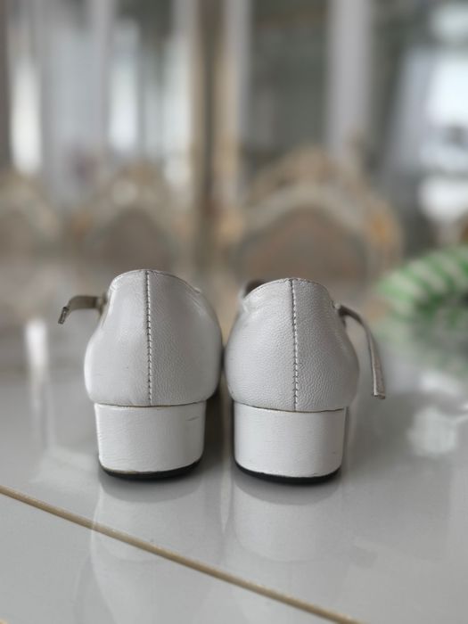 Туфли детские белые