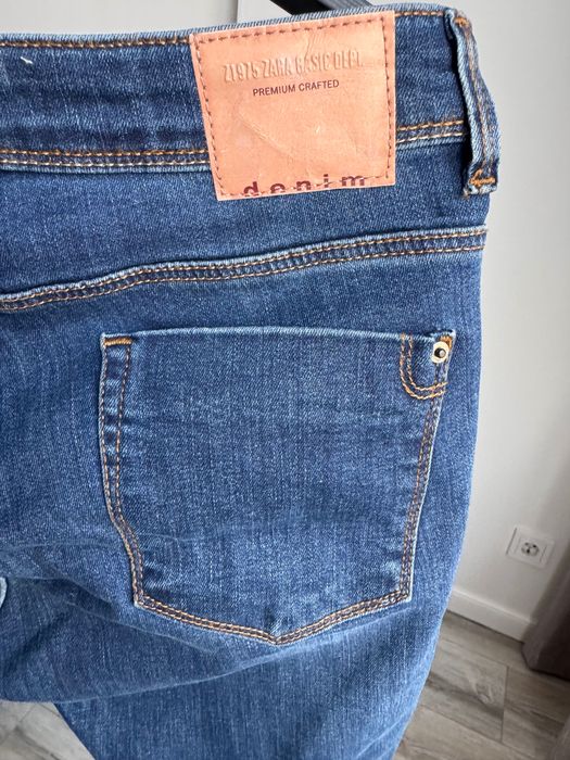 Продам синие джинсы