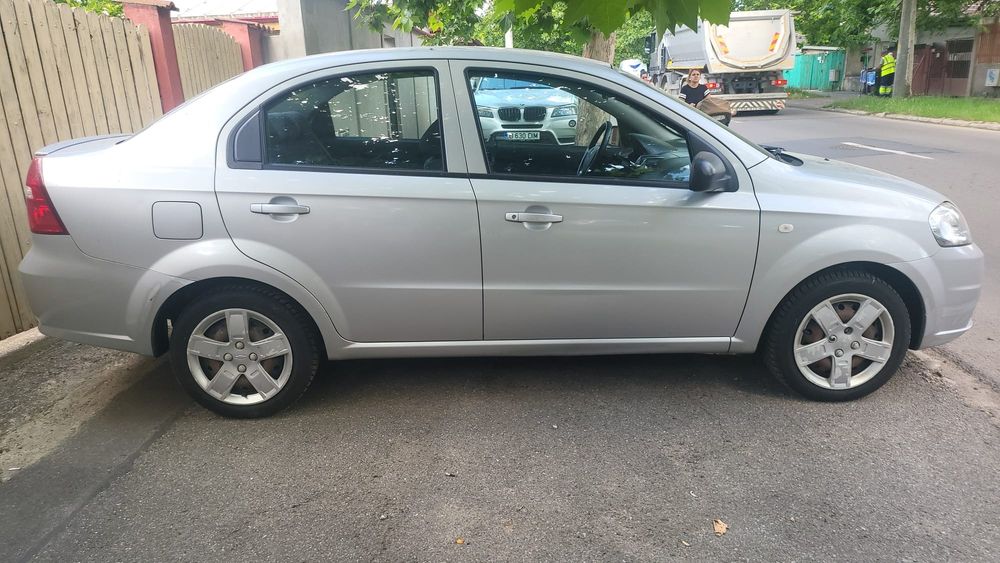Vand CHEVROLET AVEO stare foarte buna - benzina