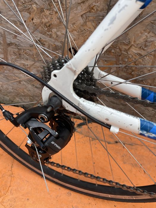 Bicicleta cursiera baracuda cadru aluminiu roti 28”