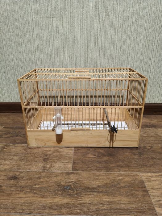 Продам клетки для мелких птиц.