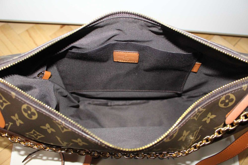 Дамската чанта Louis Vuitton Loop