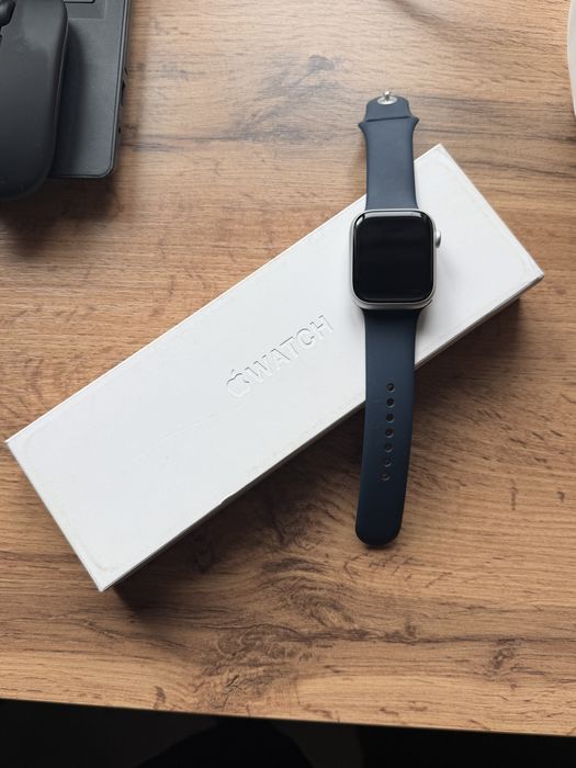 Продам apple watch 9 45mm