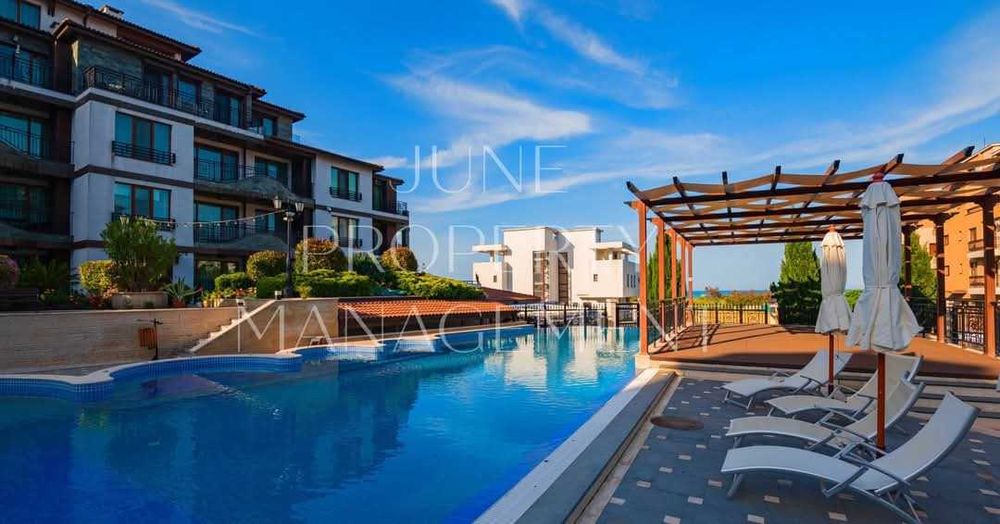 Нощувки в апартамент в комплекс с басейни в гр. Поморие